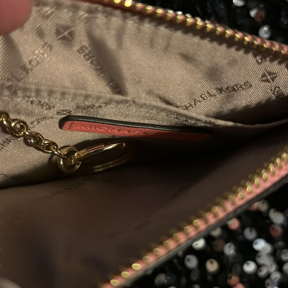Michael Kors wallet - Picture 3 of 3